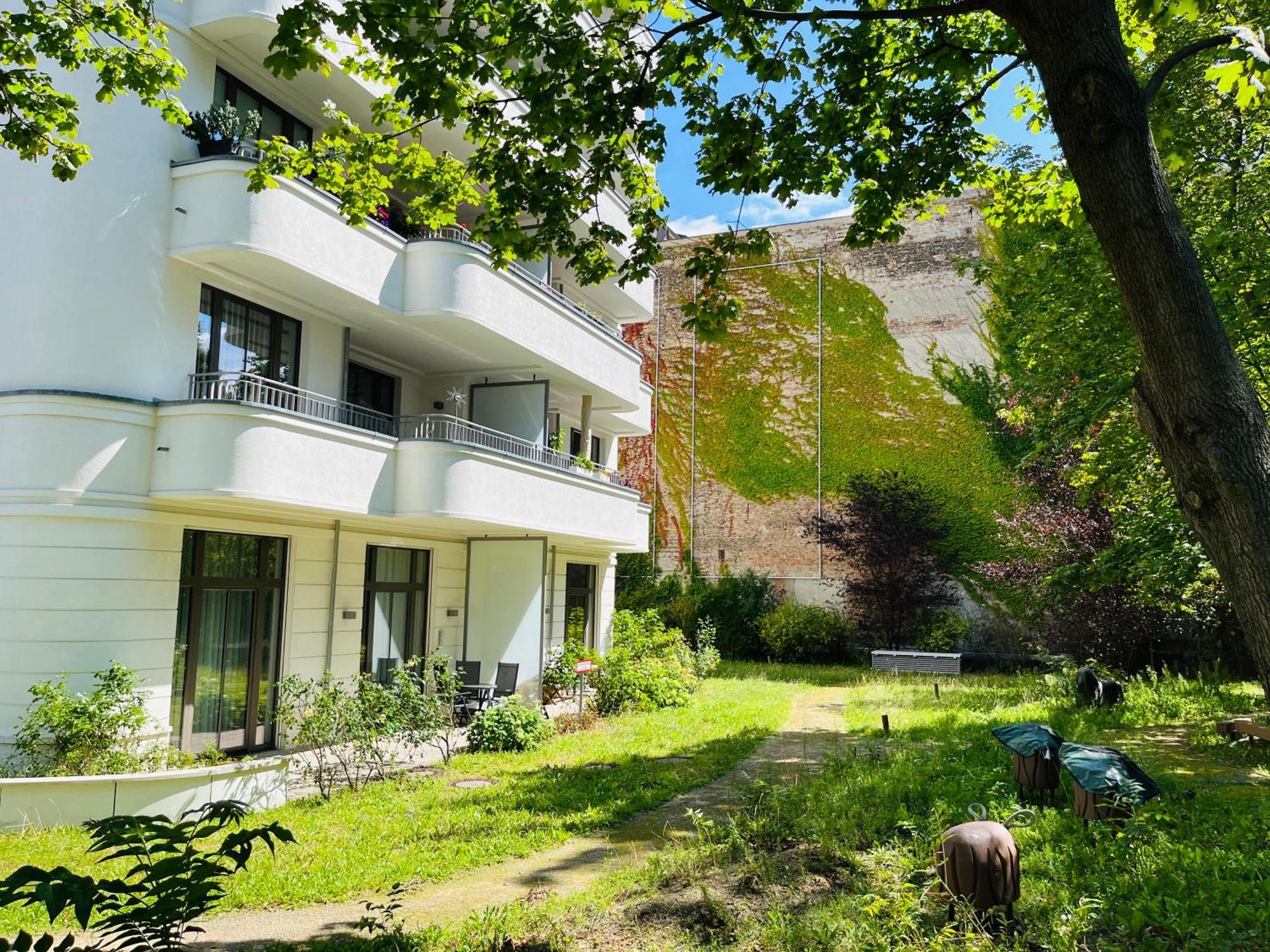 Modern Apartment In Mitte Berlim Exterior foto